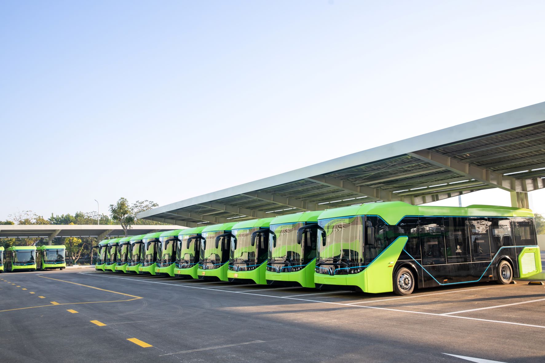 Smart Vietnamese e-bus from VinBus to roll on Bridgestone tires